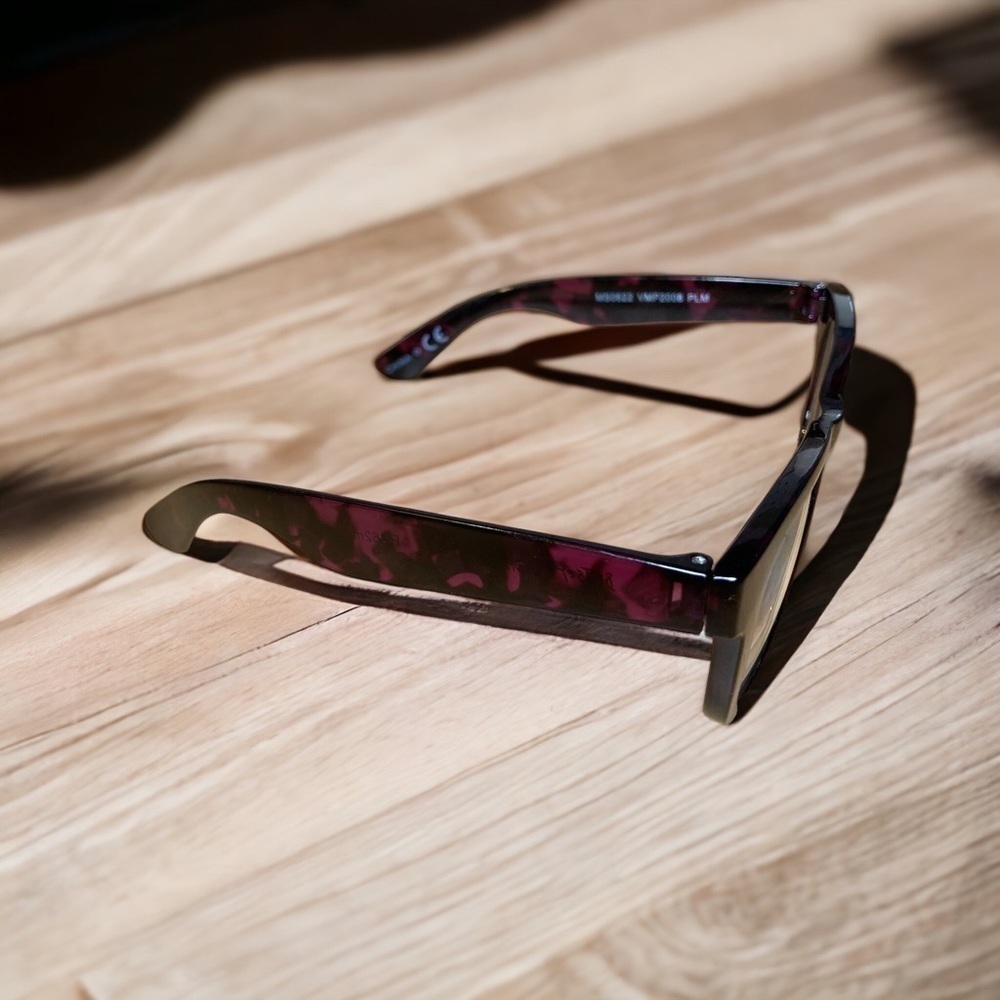 Betsey Johnson Plum purple Tortoise Thick Wayfarer Lisa Readers +2.00, +1.50 - Picture 3 of 7